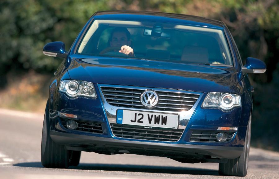  Volkswagen Passat 2005 года  (фото 2 из 161)